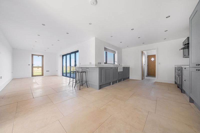 4 bed semidetached house to rent in Wrington Hill, Wrington, Bristol