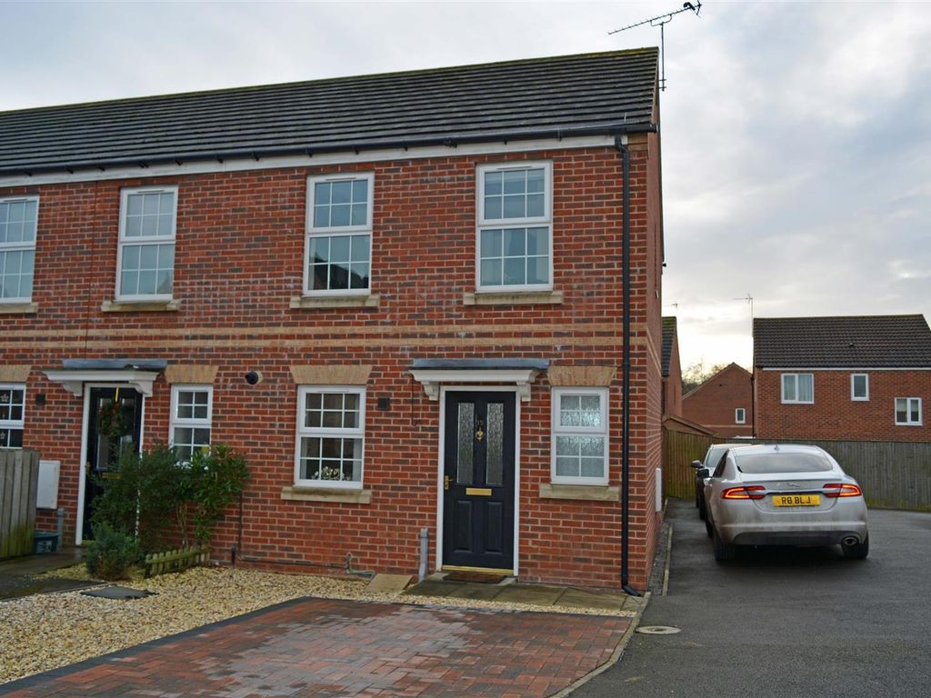 2 bed end terrace house to rent in St. James Place, Scunthorpe DN16
