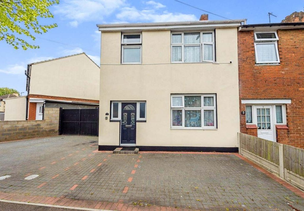 Brooms Road Luton Bedfordshire LU2  