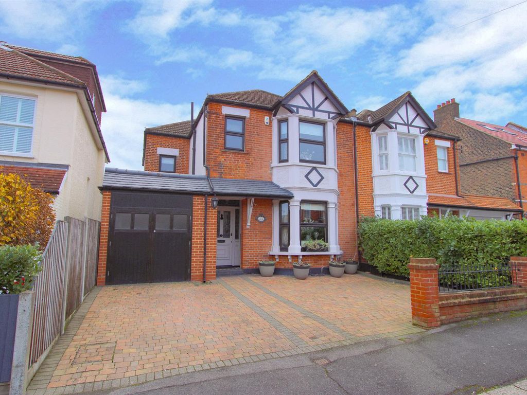 4 bed semidetached house for sale in Onslow Gardens, Wallington SM6 Zoopla