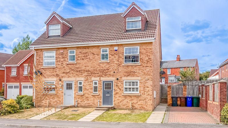 4 Bed Semi detached House For Sale In Highgrove Court Carlton 