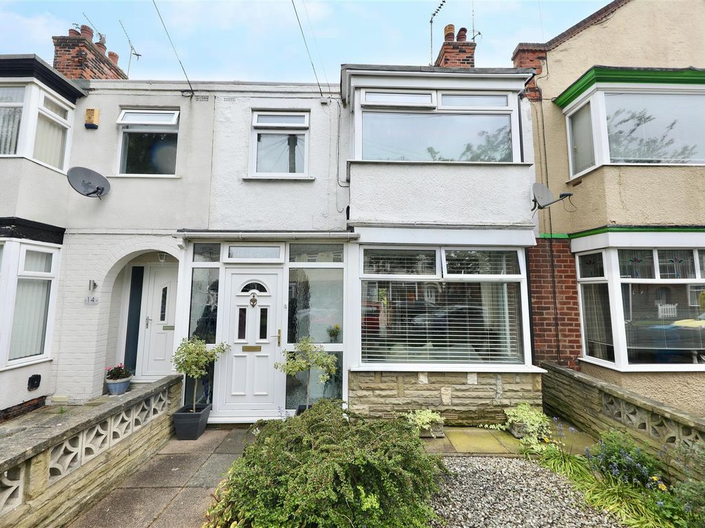 3 bed terraced house for sale in Barrington Avenue, Hull HU5, £175,000