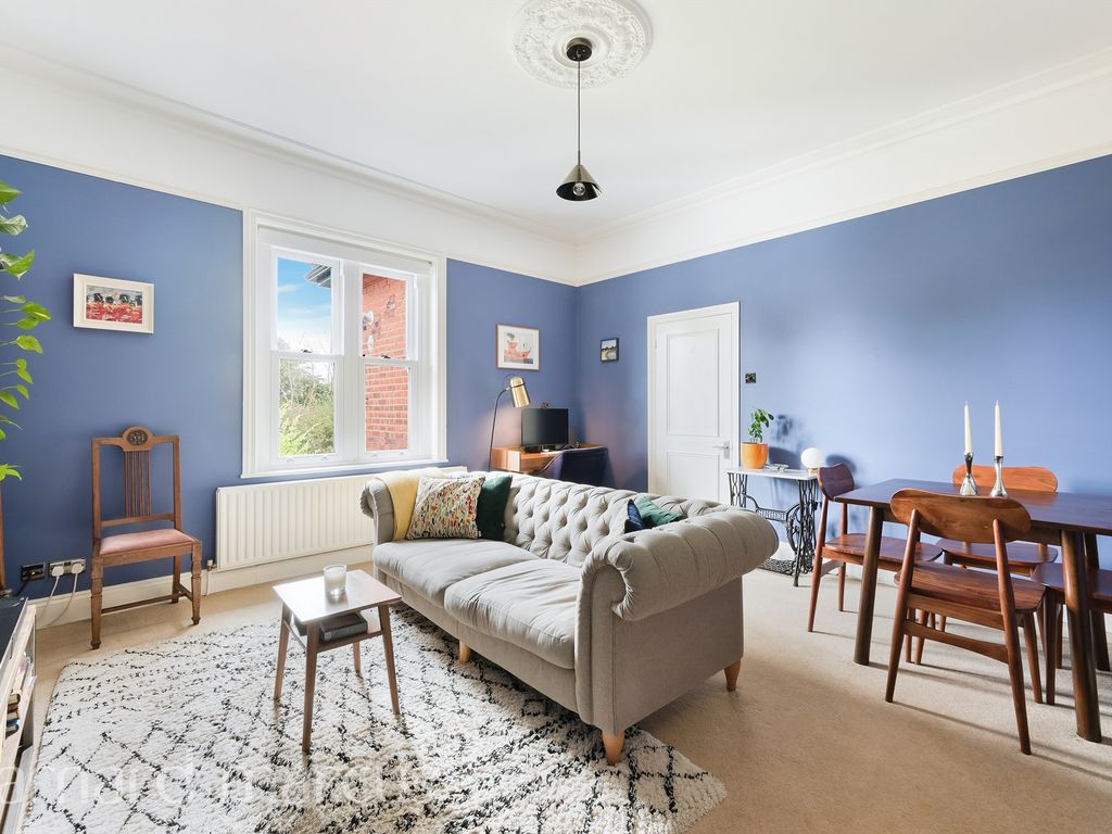 2 bed flat for sale in Cranes Park, Surbiton KT5, £450,000 Zoopla