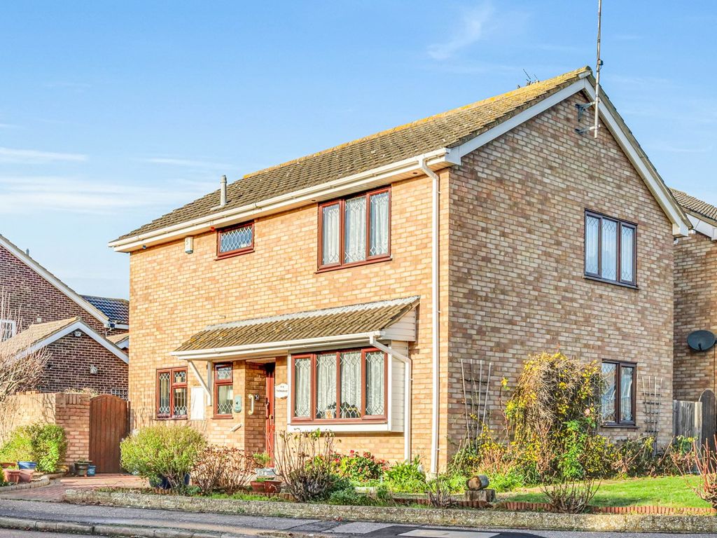 4 bed detached house for sale in Teigngrace, Shoeburyness SS3, £425,000