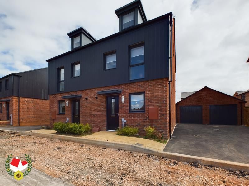 3 bed semidetached house to rent in Williams Crescent, Yate, Bristol