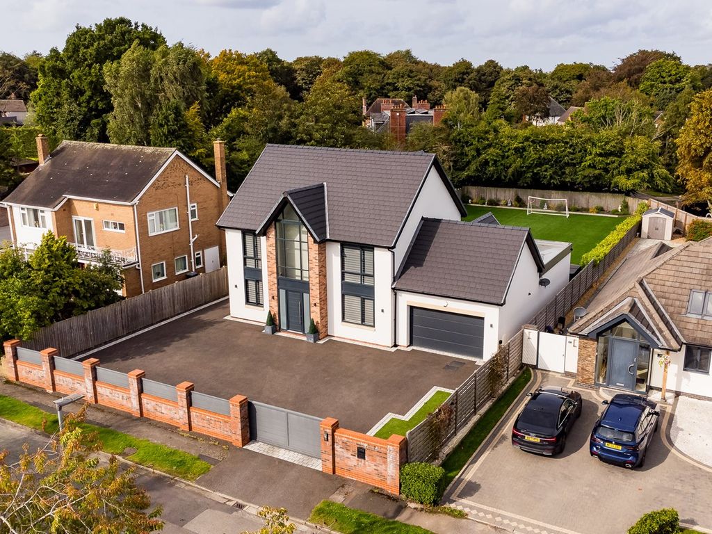 5 bed detached house for sale in Claremont Road, Culcheth, Warrington