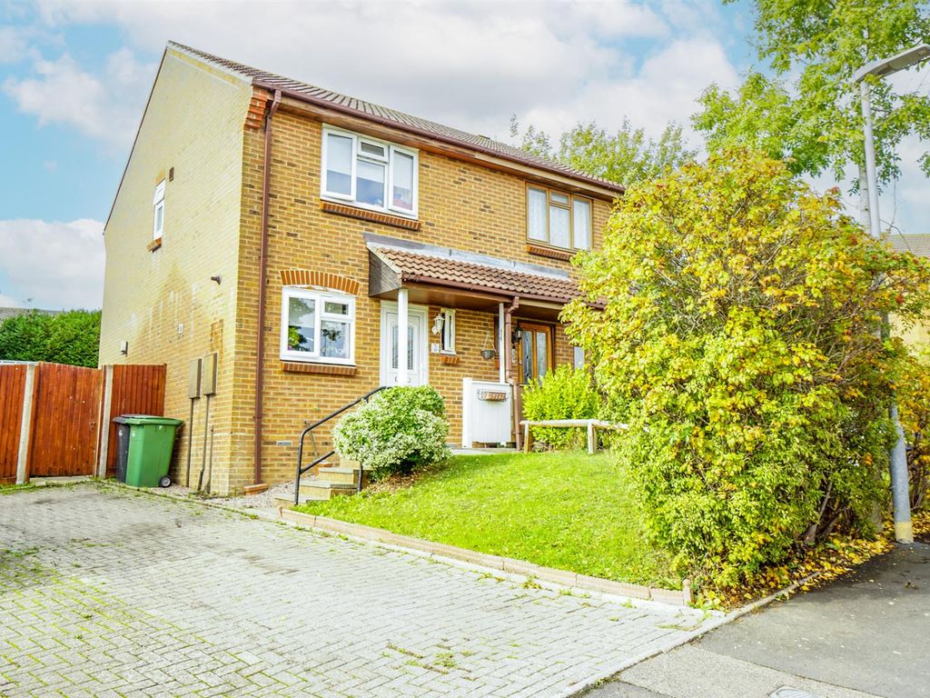 2 bed semidetached house for sale in Northiam Rise TN38 Zoopla