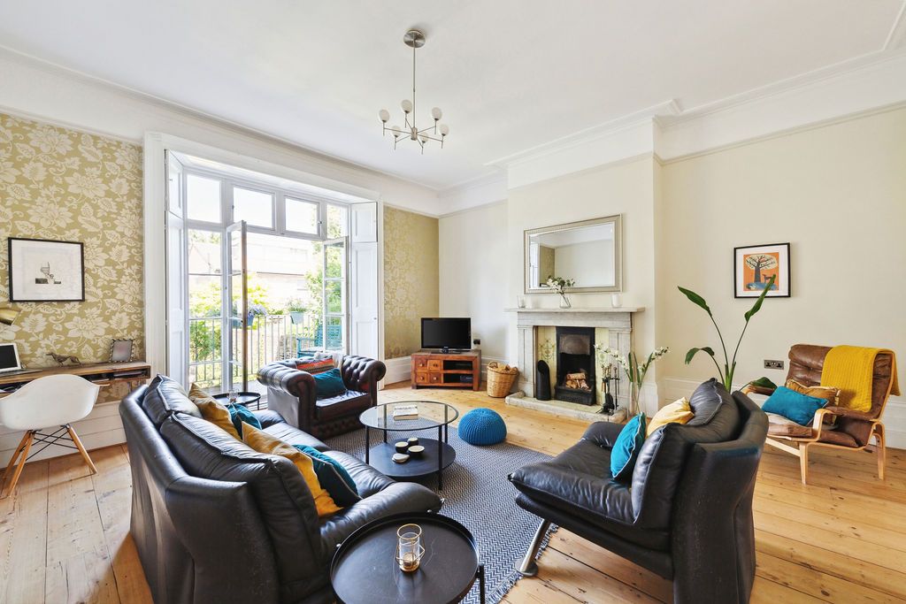 5 bed semidetached house for sale in Shooters Hill Road, London SE3, £