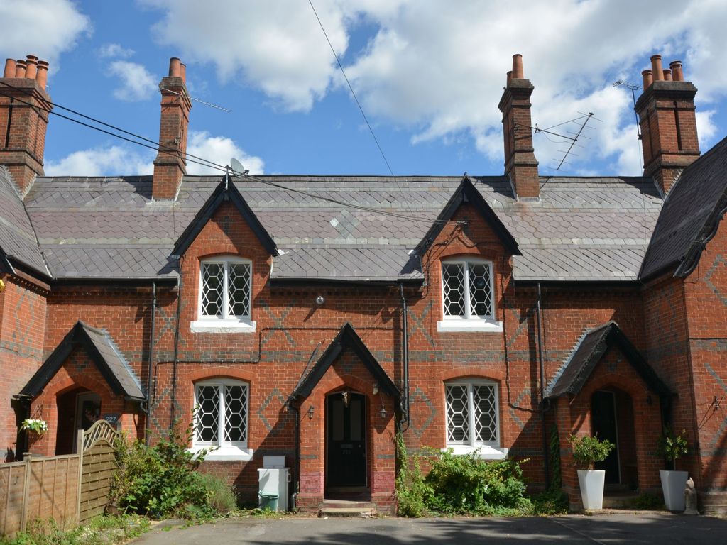 2 bed terraced house for sale in Reading Road, Winnersh RG41 Zoopla