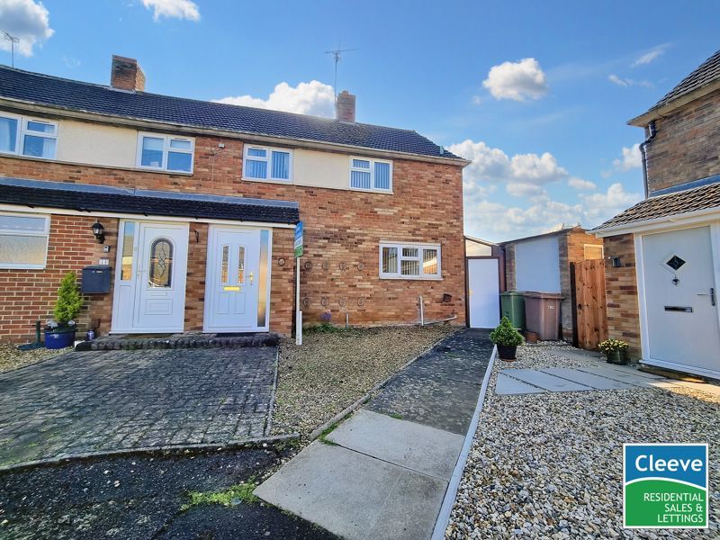 3 bed semidetached house for sale in Meads Close, Cleeve