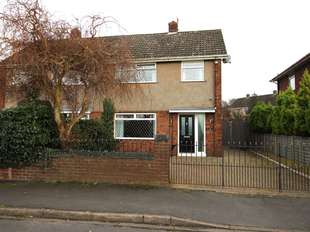 3 bed semidetached house for sale in Haworth Close, Scunthorpe DN15, £