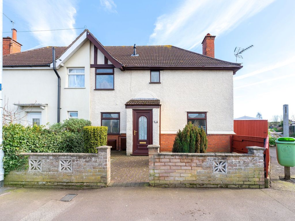 3 bed semidetached house for sale in Blackheath Road, Lowestoft NR33