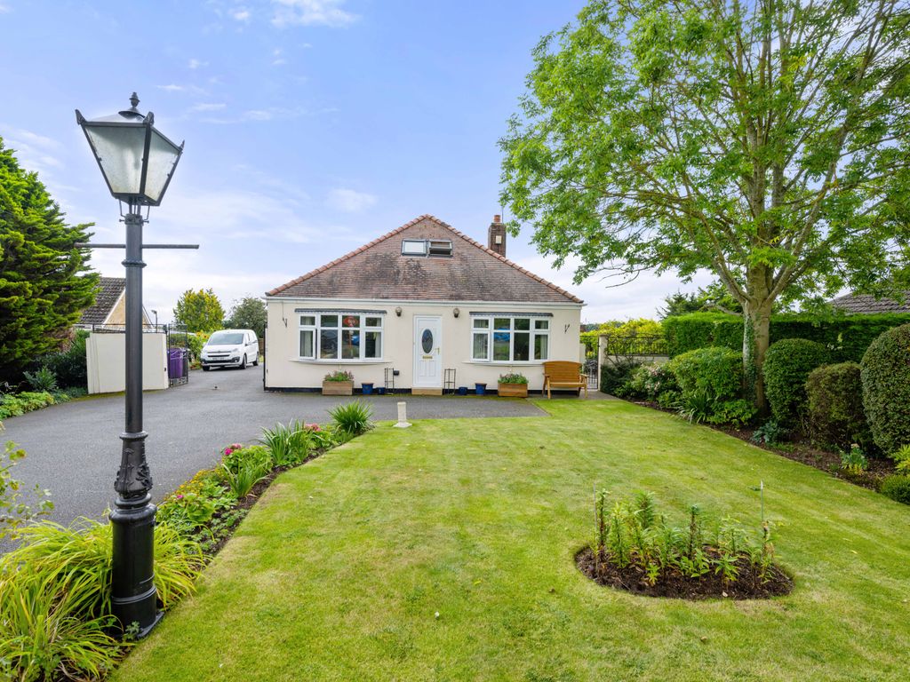 3 bed detached bungalow for sale in Swineshead Road, Boston PE21, £