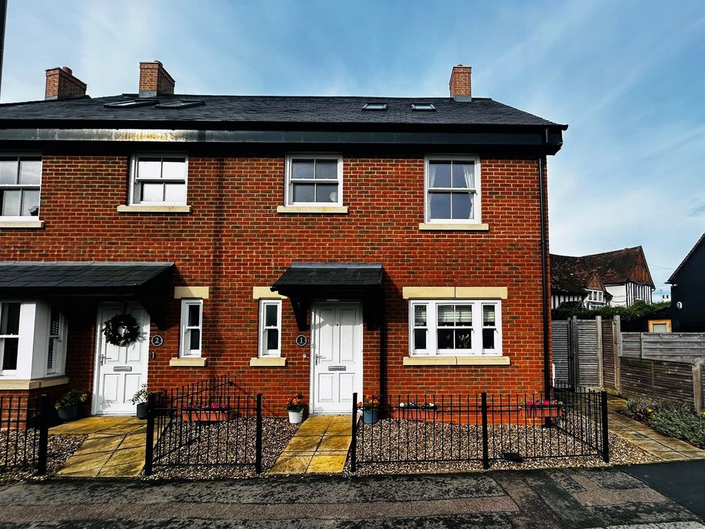 4 bed semidetached house for sale in Green Man Close, Ickleford