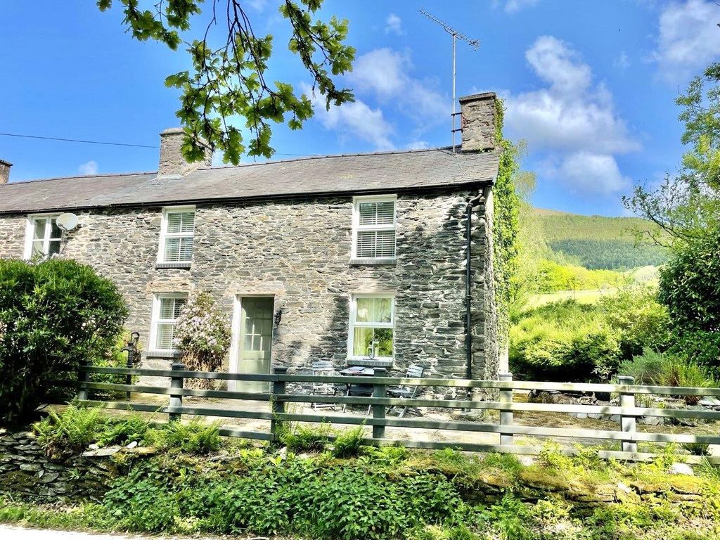 3 bed semidetached house for sale in Pennal, Machynlleth, Gwynedd SY20