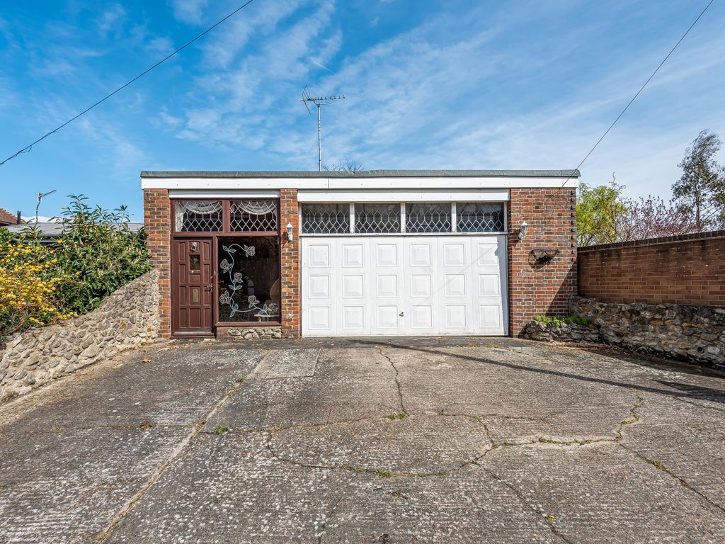 4 bed bungalow for sale in Parrock Road, Gravesend DA12 Zoopla