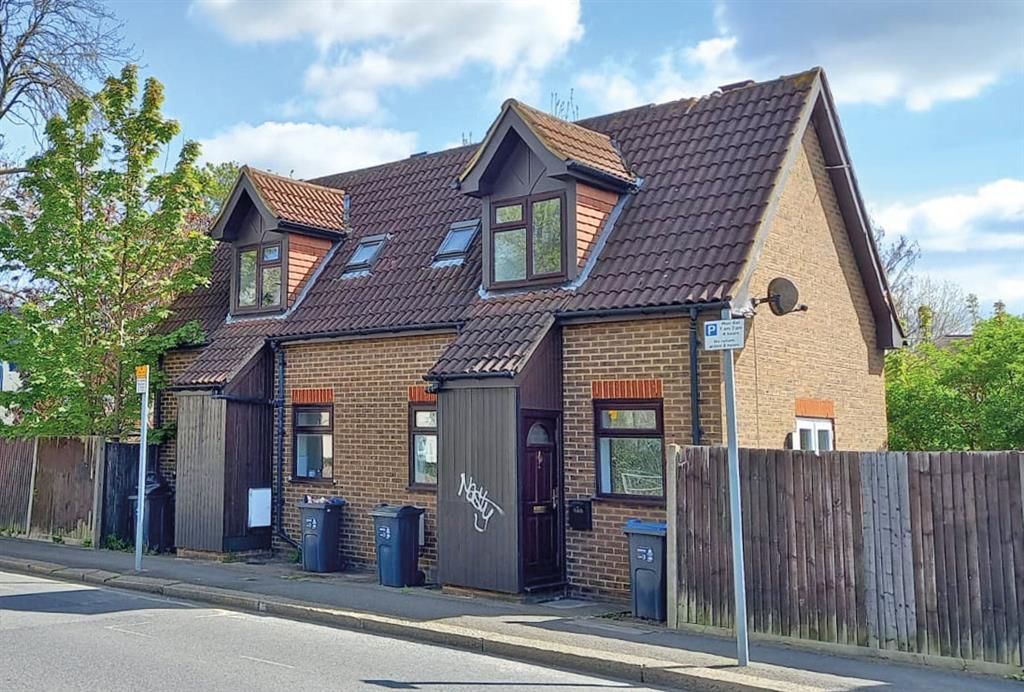 1 bed semidetached house for sale in West Barnes Lane, New Malden KT3