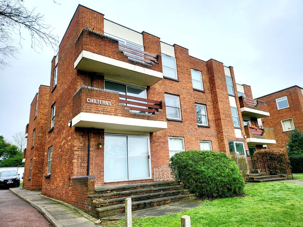2 bed flat for sale in Chislehurst Road, Sidcup DA14, £300,000 Zoopla