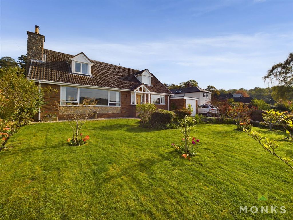 4 bed detached house for sale in Lower Road, Harmer Hill, Shrewsbury