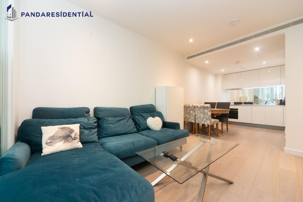 1 bed flat to rent in Sky Gardens, Nine Elms, Vauxhall, London SW8, £