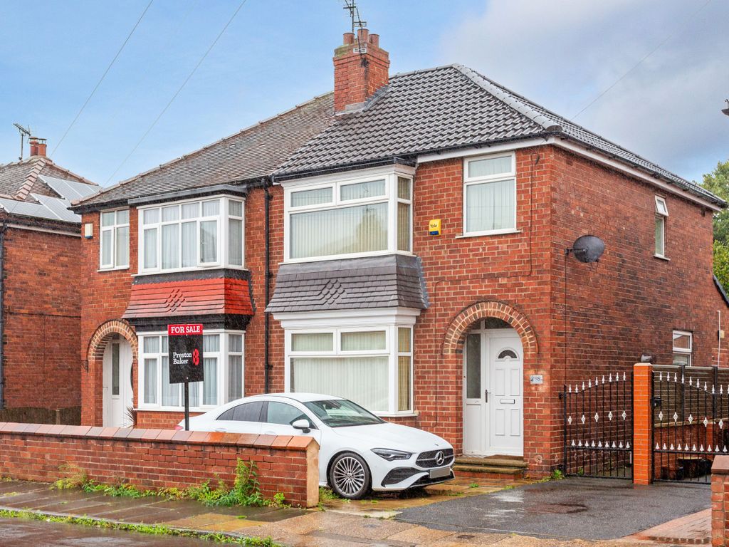 3 bed semidetached house for sale in Manor Drive, Doncaster DN2, £