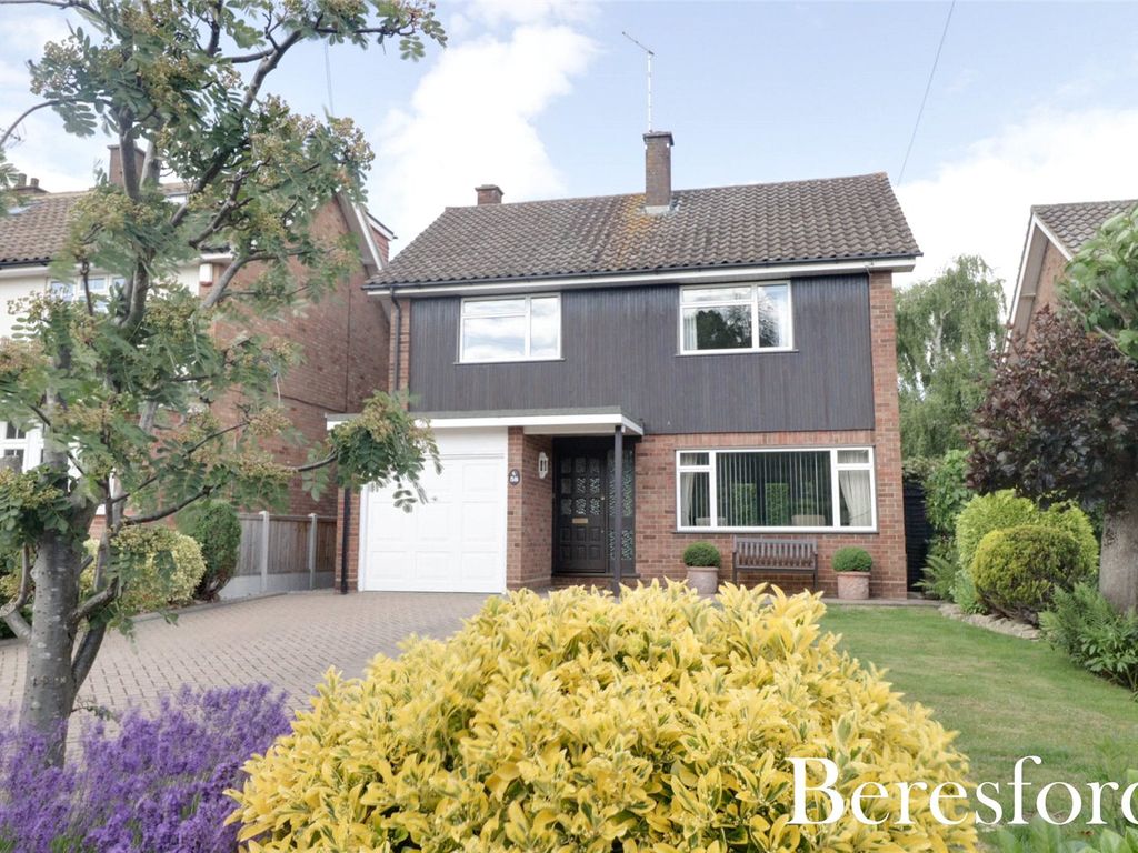 3 bed detached house for sale in The Paddocks, Ingatestone CM4, £