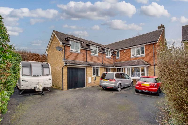 5 bed detached house for sale in Brackenwood, Naphill, High