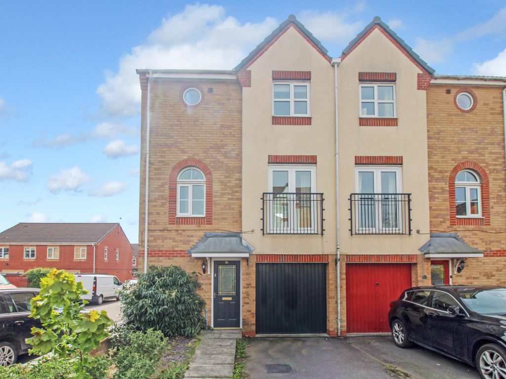 3 bed semidetached house for sale in Robin Bailey Way, Hucknall