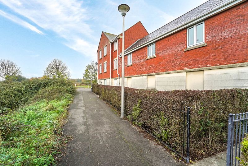 2 bed property for sale in Oak Court, St. WestonSuperMare BS22 Zoopla