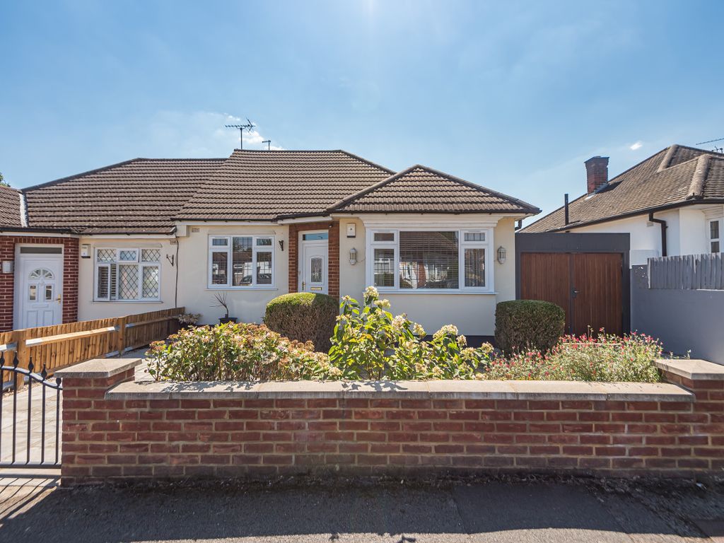 2 bed bungalow for sale in Herlwyn Avenue, Ruislip, Middlesex HA4 Zoopla