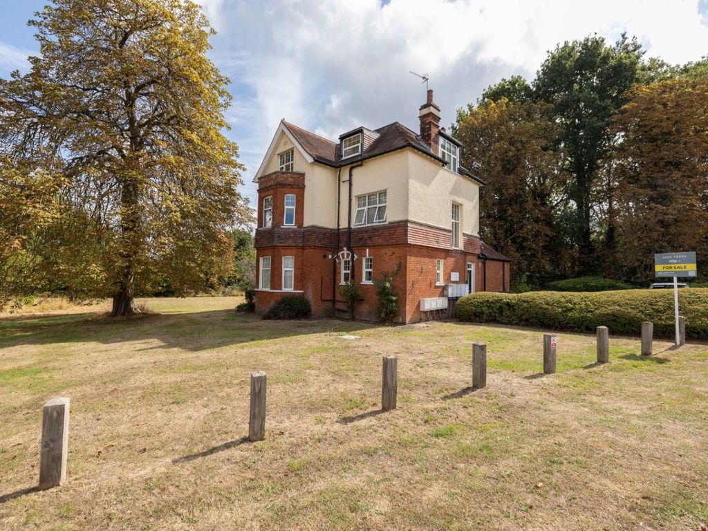 2 bed flat for sale in Shirley Oaks Road, Croydon CR0 Zoopla