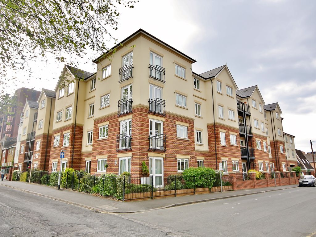 Grove Road, Woking, Surrey GU21