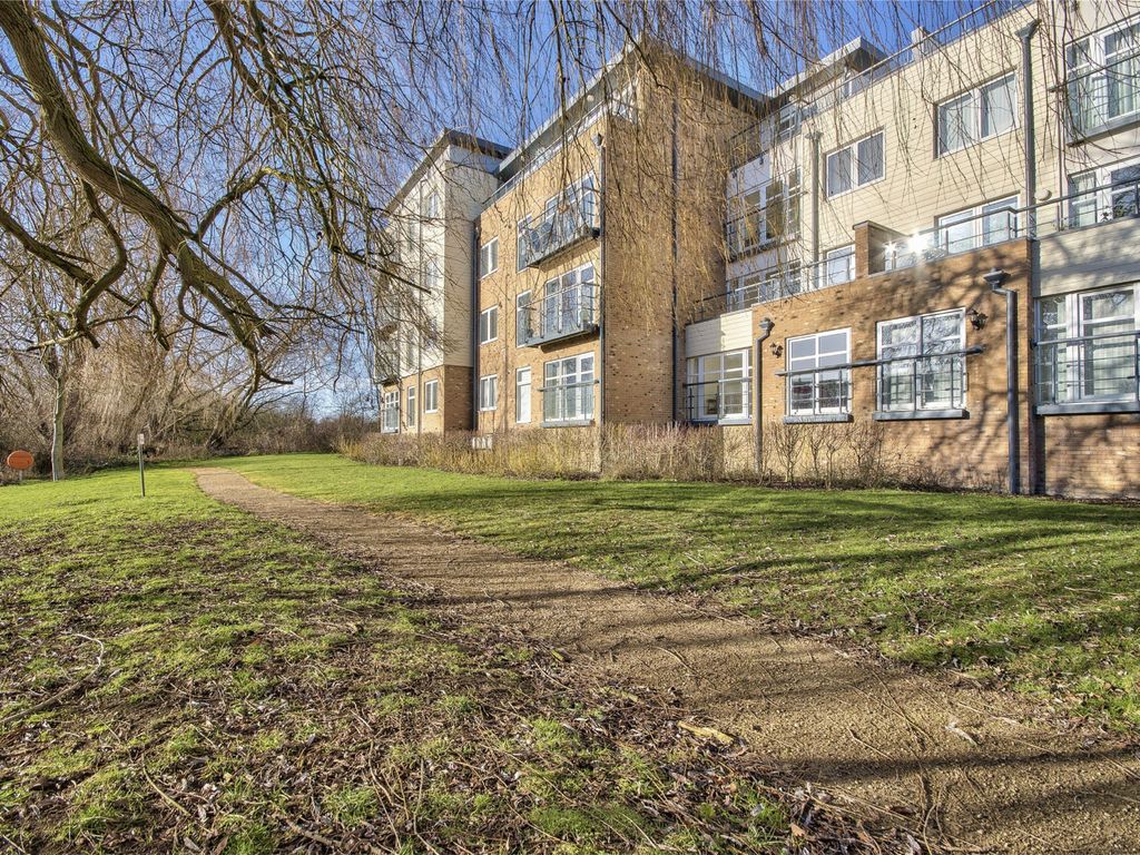 2 bed flat to rent in Red Admiral Court, Little Paxton, St. Neots PE19
