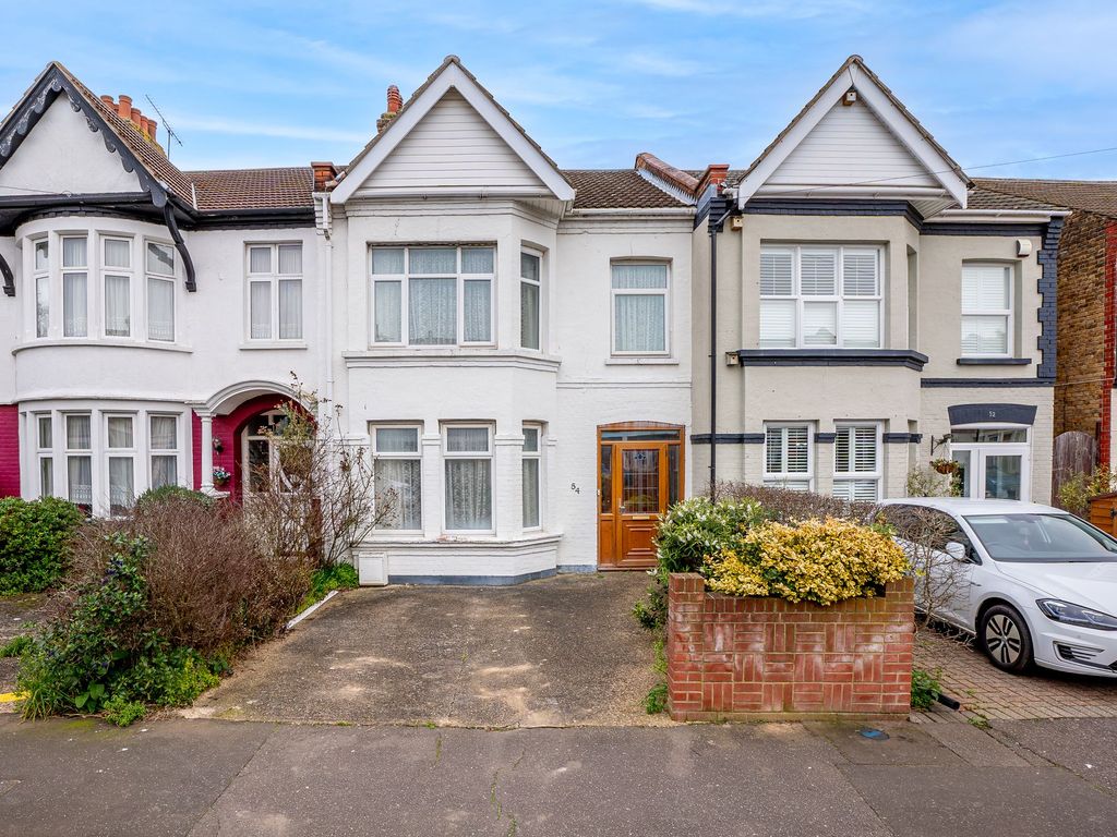 3 bed terraced house for sale in Surbiton Road, SouthendOnSea SS2, £