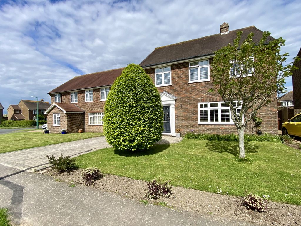 3 bed detached house for sale in Wannock Gardens, Polegate, East Sussex