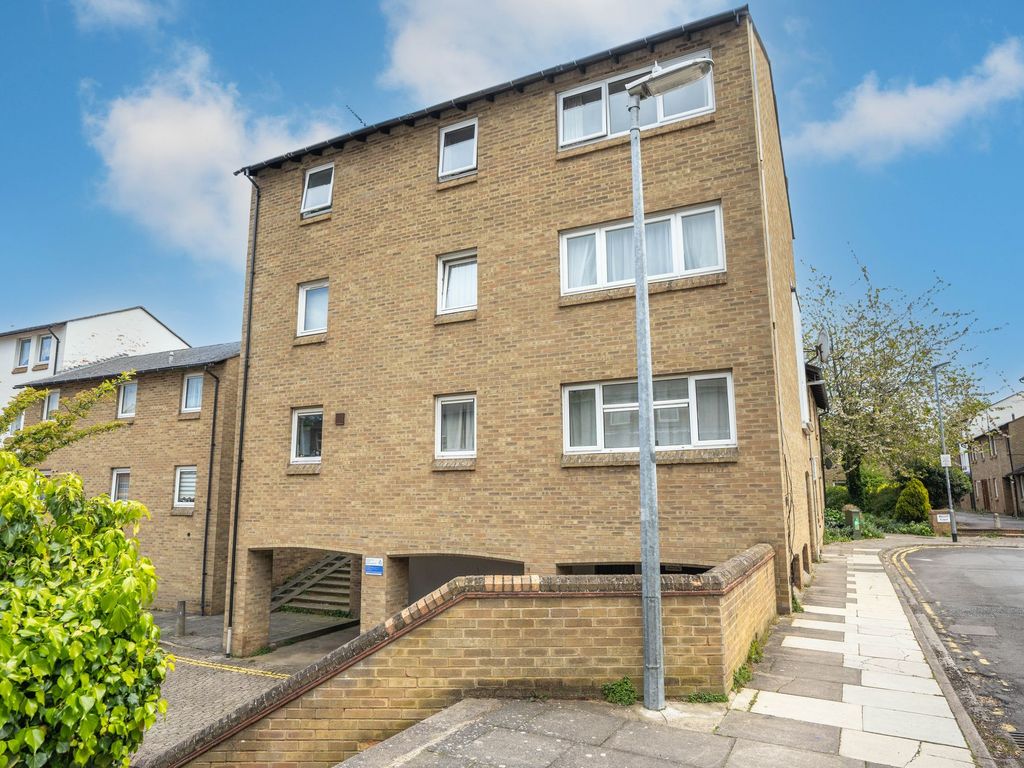 2 bed flat for sale in Russell Court, Cambridge CB2, £300,000 Zoopla