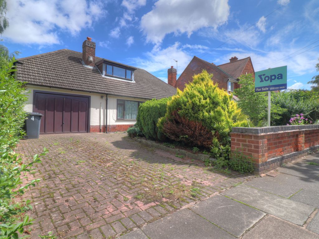 3 bed detached bungalow for sale in The Common, Evington, Leicester LE5
