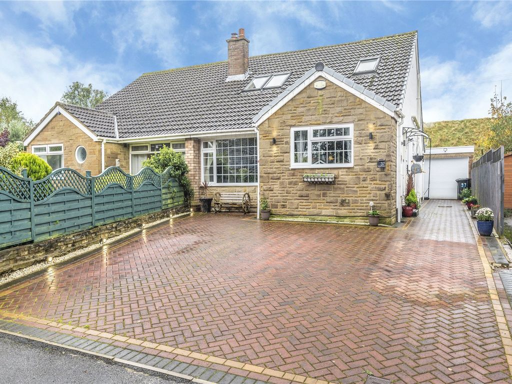 5 bed bungalow for sale in Brookhill Avenue, Alwoodley, Leeds LS17, £