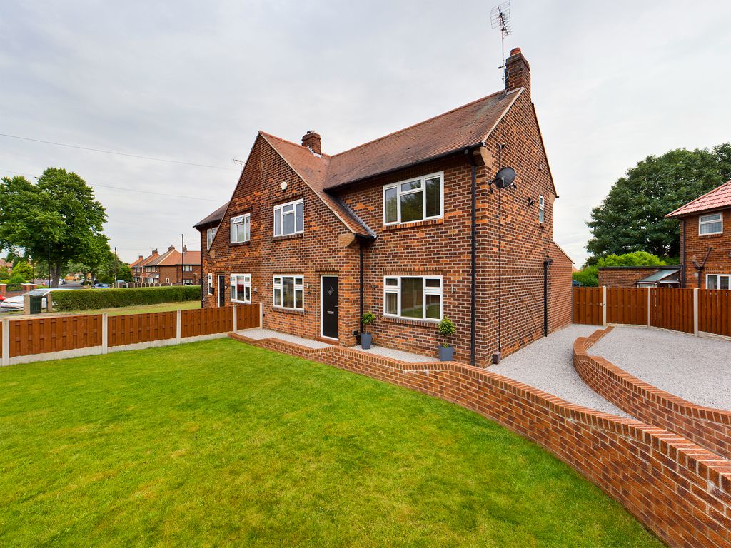 3 bed semidetached house for sale in Beaumont Avenue, Woodlands, Doncaster DN6 Zoopla