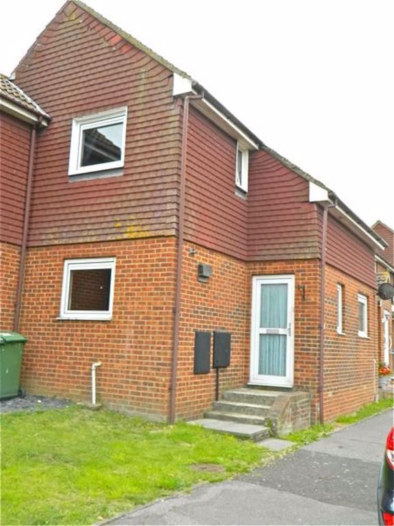 2 bed terraced house to rent in Lovell Road, Minster On Sea, Sheerness