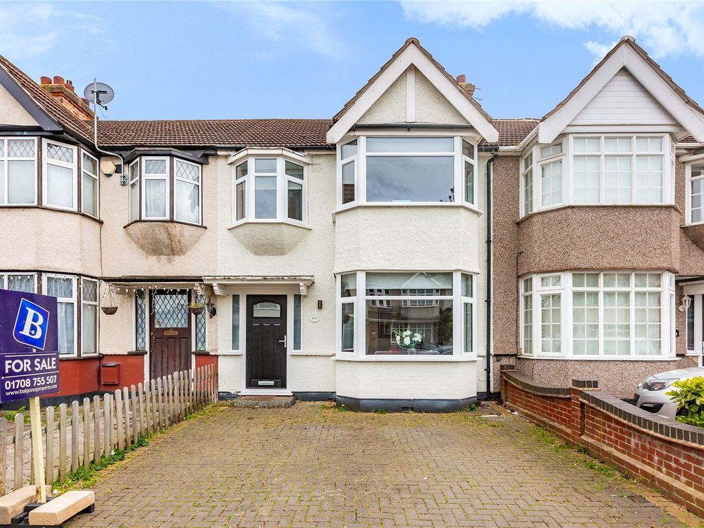 3 bed terraced house for sale in Carlton Road, Gidea Park RM2, £525,000