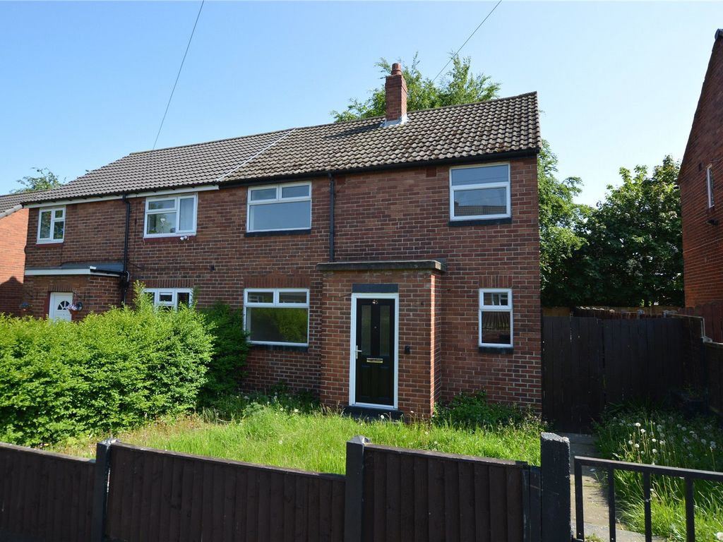 3 bed semidetached house for sale in Manor Crescent, Rothwell, Leeds