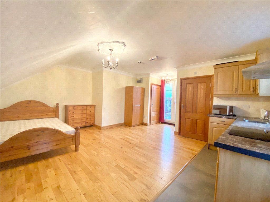 Studio to rent in Talbot Road, Isleworth, UK TW7, £1,000 pcm Zoopla