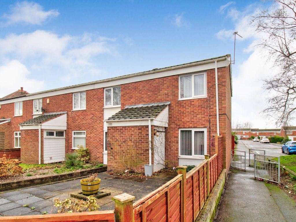 3 bed end terrace house for sale in Coleshill Heath Road, Marston Green