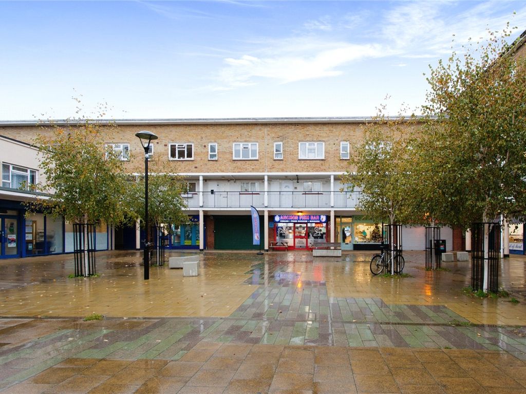 3 bed flat for sale in Arbury Court, Cambridge, Cambridgeshire CB4, £