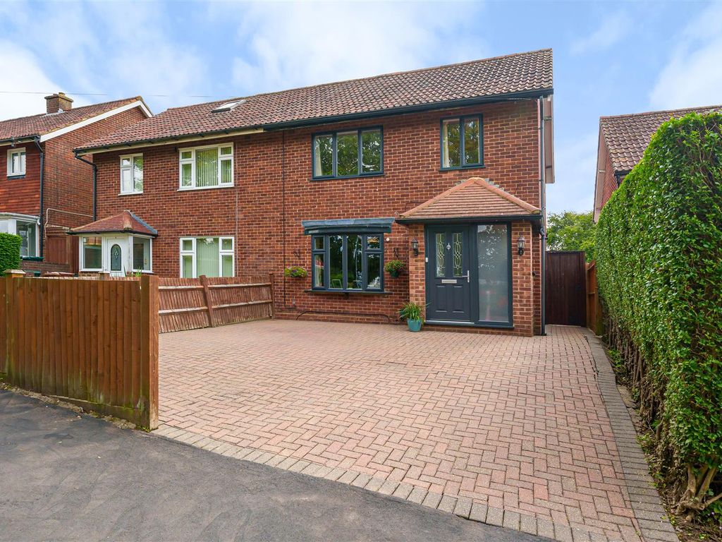 3 bed semidetached house for sale in Dulwich Way, Croxley Green