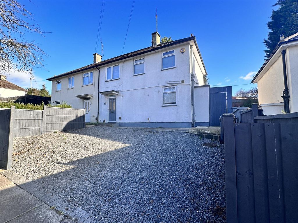 3 bed semidetached house for sale in Halifax Drive, Beaumont Leys