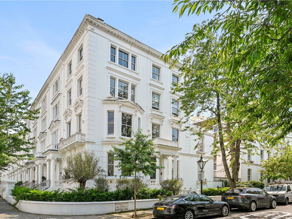 1 bed flat for sale in Palace Gardens Terrace, London W8, £1,150,000
