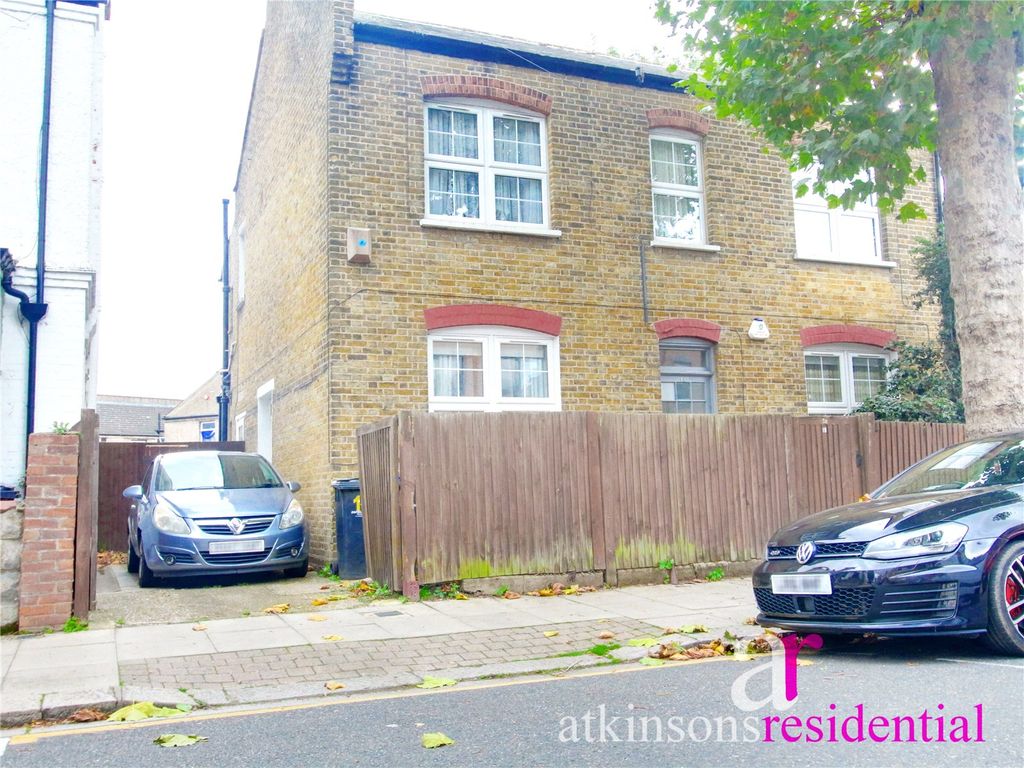2 bed flat for sale in Ladysmith Road, Enfield, Middlesex EN1 Zoopla