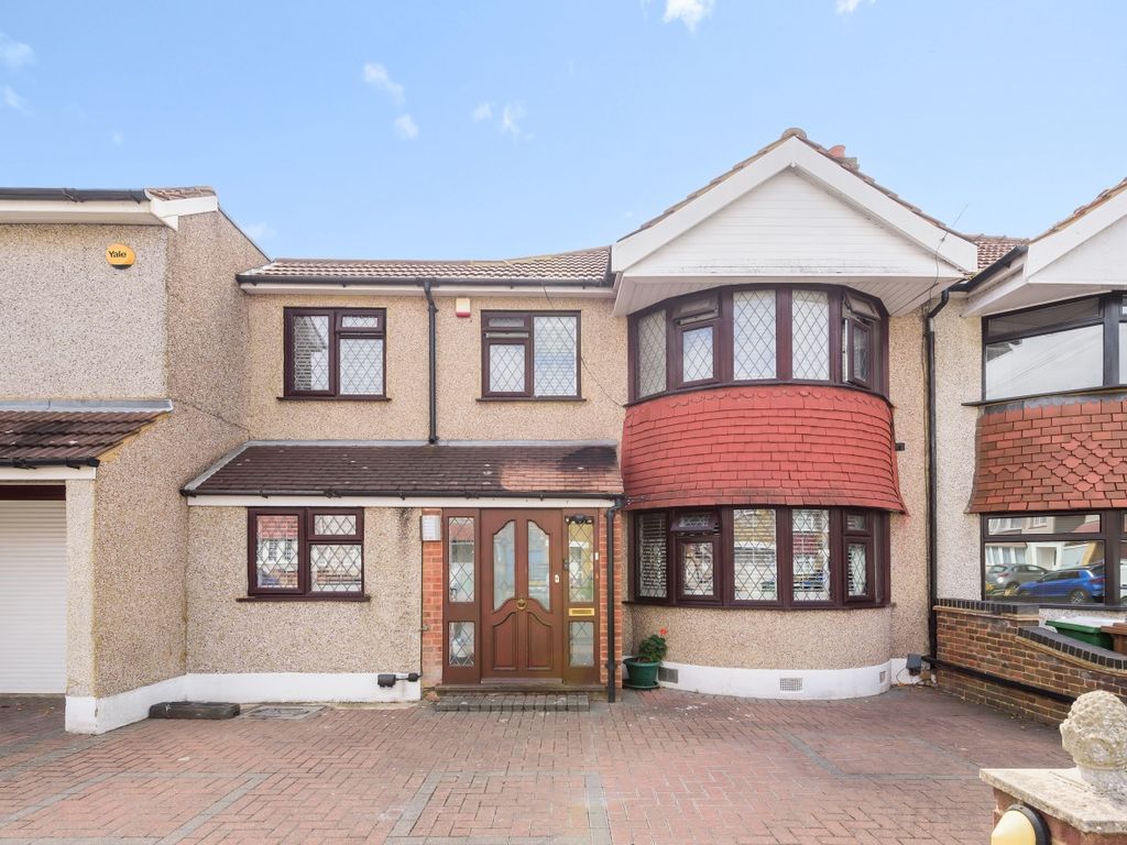 6 bed semidetached house for sale in Axminster Crescent, Welling DA16
